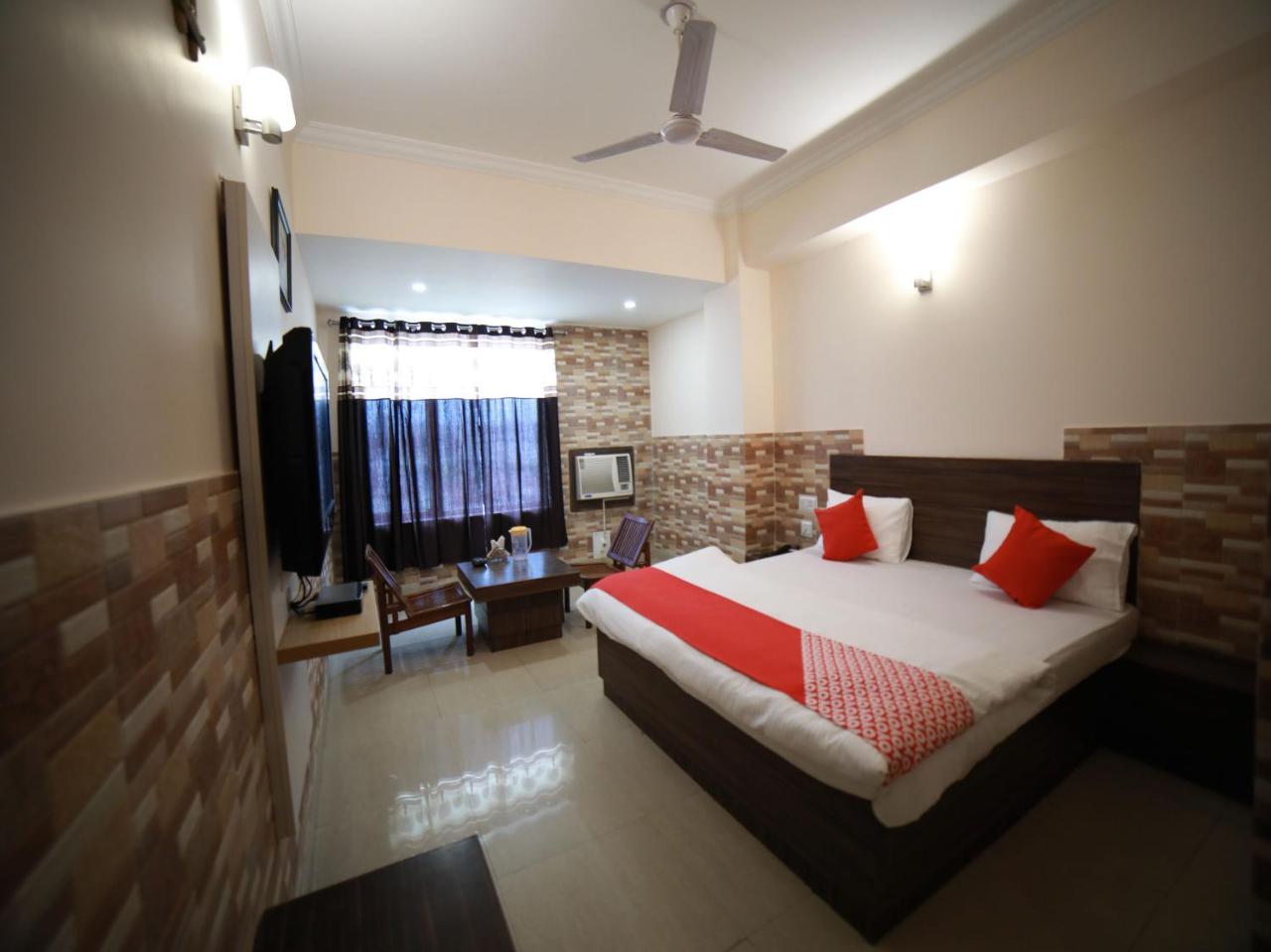 Oyo 15561 Corporate Villa Jammu Exterior foto