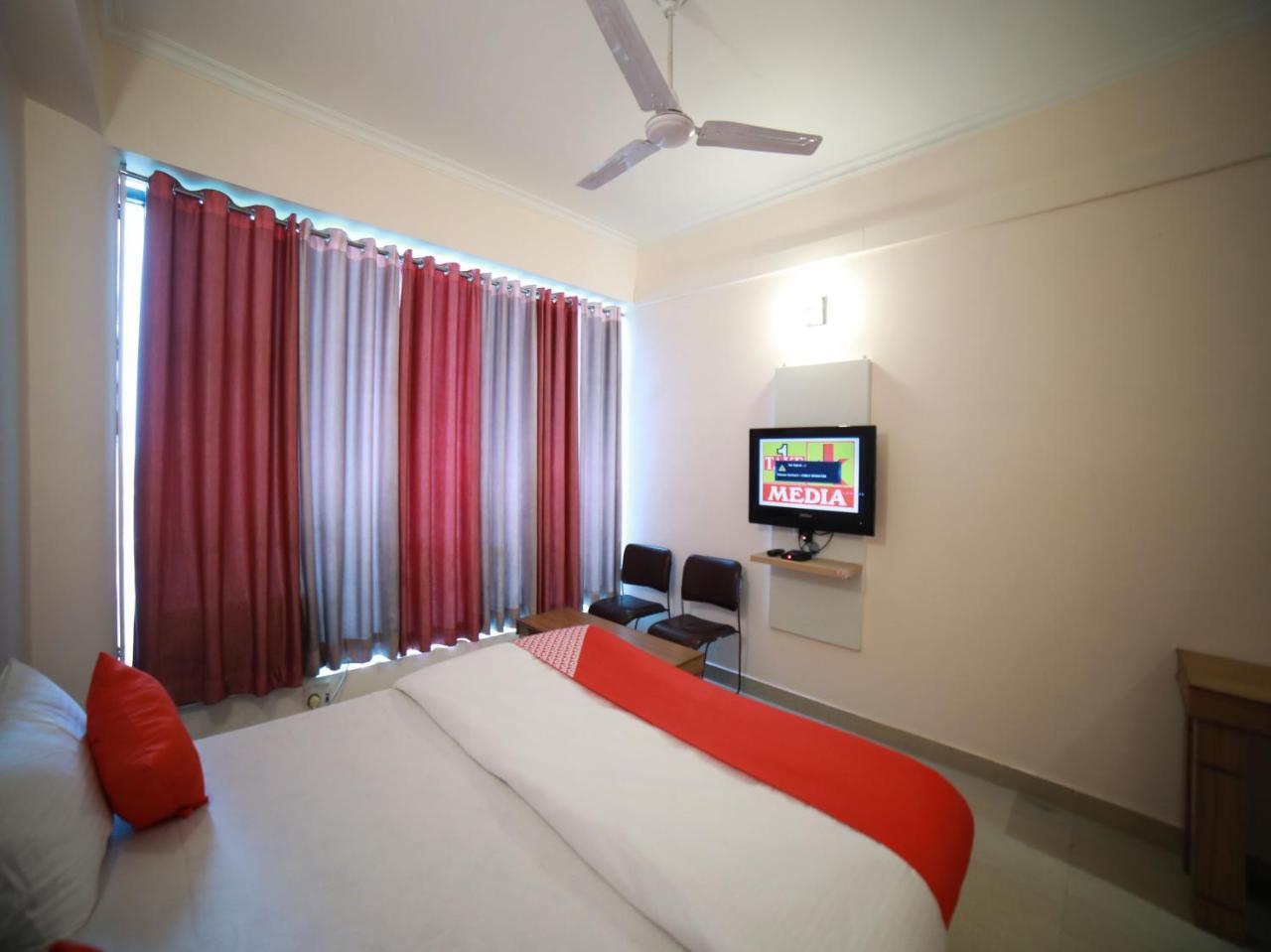 Oyo 15561 Corporate Villa Jammu Exterior foto